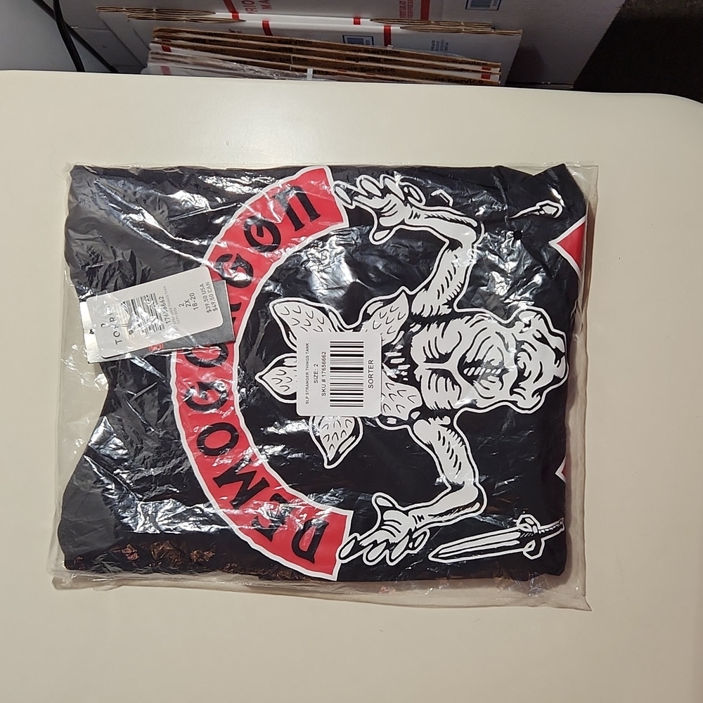 ❤️NWT TORRID CAMI STRANGER THINGS DEMOGORGON TANK TEE - PLUS SIZE - Picture 3 of 10